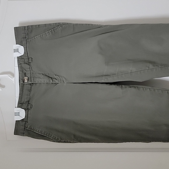 Maison Jules Size 2 LouLou Weekend Casual Light Khaki Green Cuffed Ankle Pants. - Picture 2 of 15